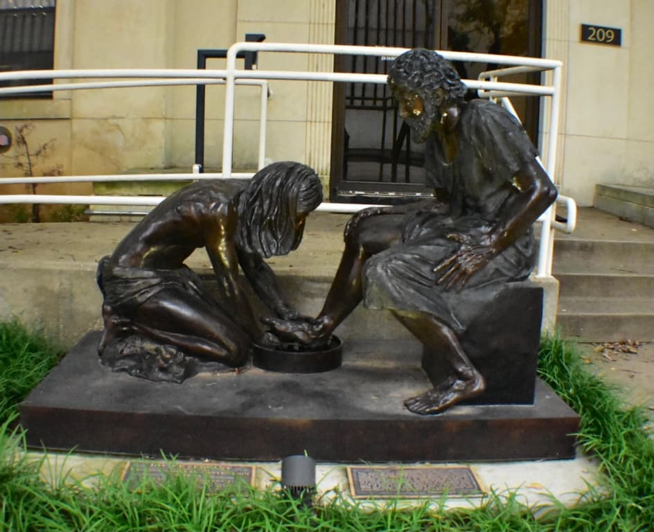 Divine Servant' Sculpture